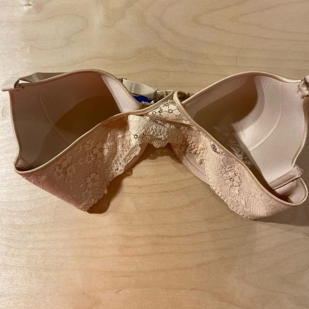 Maidenform Satin Lace Underwire  Bra in Tan 40 C (PQ)